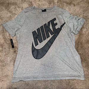 Nike logo tee